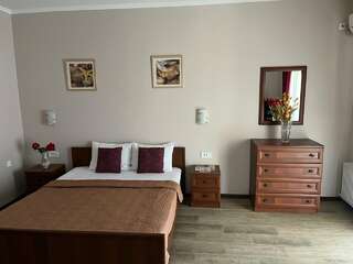 Гостиница Лагуна Кабардинка Семейный люкс-1